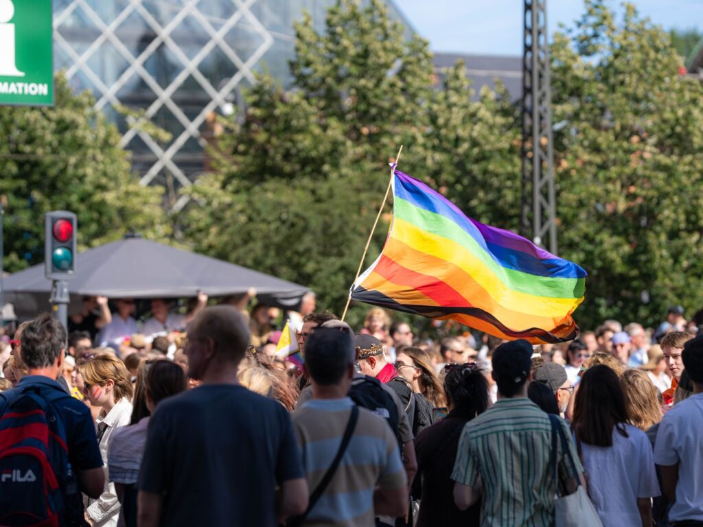 Dúhový Pride a pochod Hrdí na rodinu prebehli v Bratislave bez incidentov
