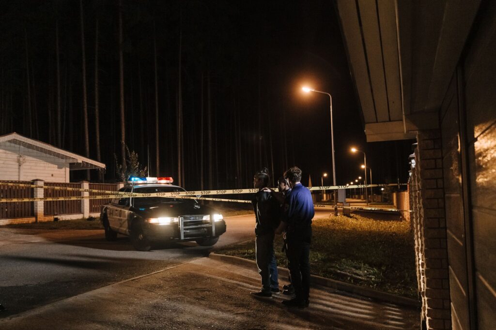 Bitka v Nálepkove: Traja skončili v policajnej cele, hlásia zranených