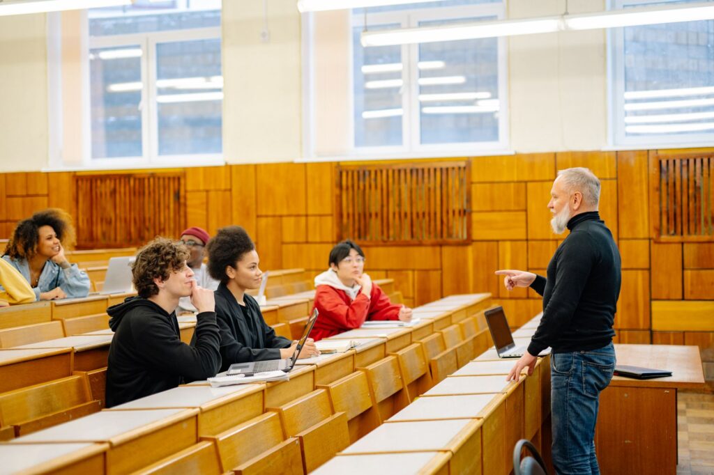 Univerzity ponúknu študentom predmet o obrane štátu