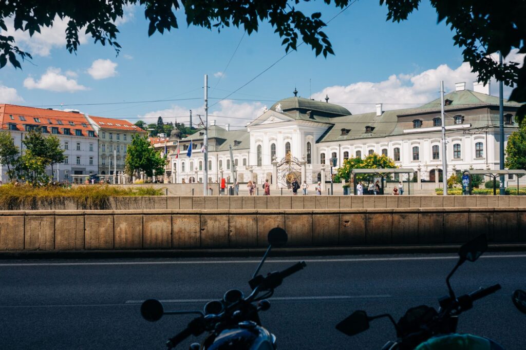 Premiér tlačí na Žilinku: Odstúp, si prekážkou dôvery v právny štát