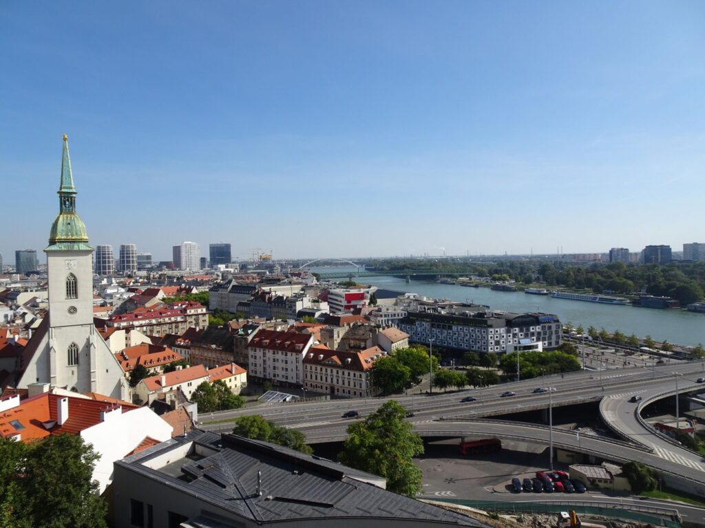 Podvodníci znovu útočia: Žena prišla o 21-tisíc eur, vydávali sa za kriminalistov